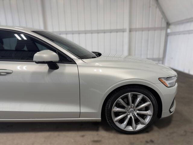 2020 Volvo S60 T5 Momentum