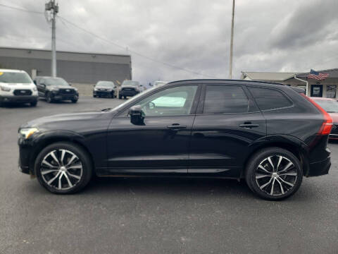 2023 Volvo XC60 B5 Plus Dark Theme