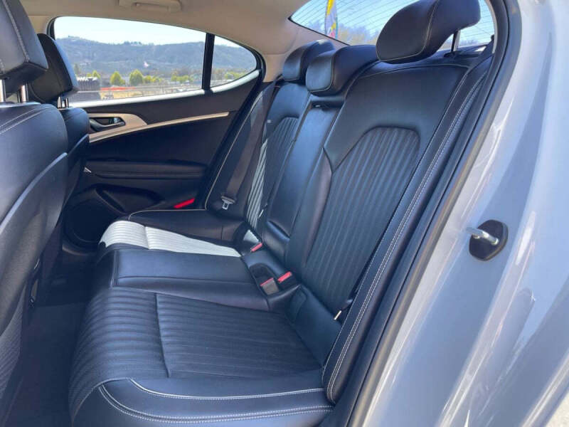 2022 Genesis G70