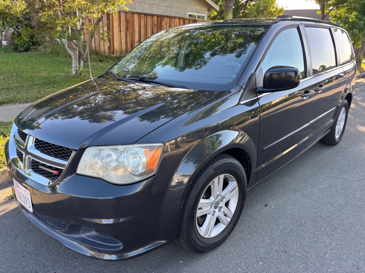 Dk. Gray 2012 Dodge Grand Caravan Crew Crew 4dr Mini-Van 1