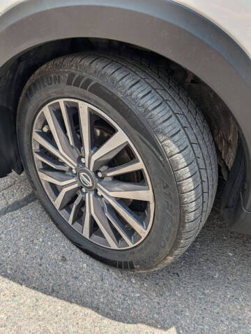 2021 Nissan Kicks SR