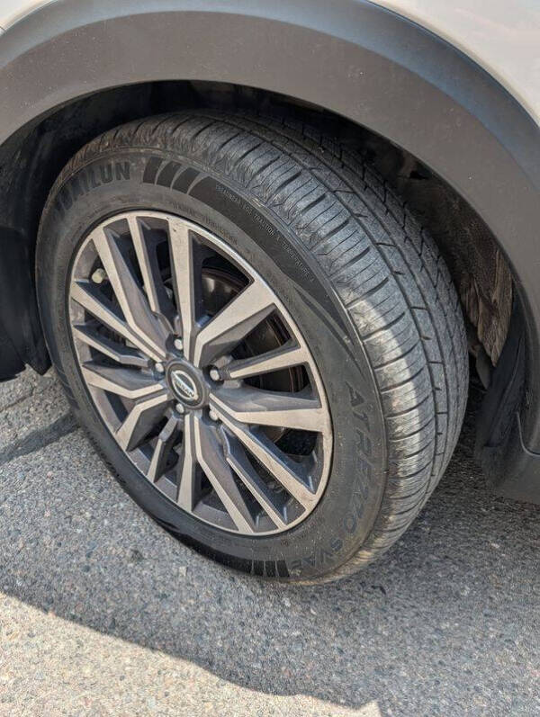 2021 Nissan Kicks SR