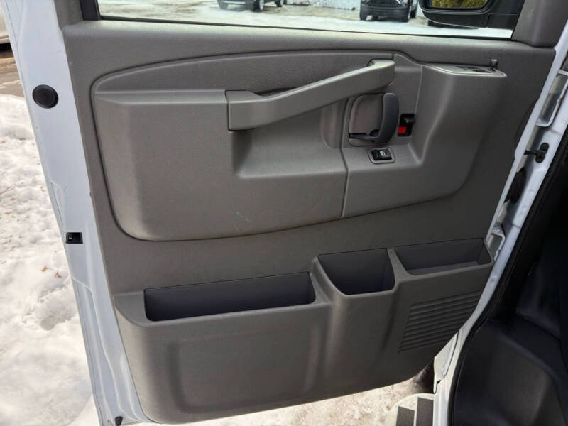 2023 GMC Savana 2500