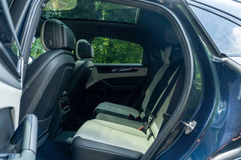 2025 Porsche Cayenne Coupe