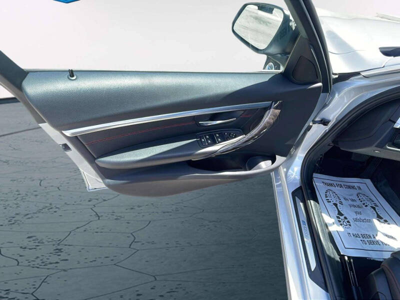 2017 BMW 3 Series 330e iPerformance