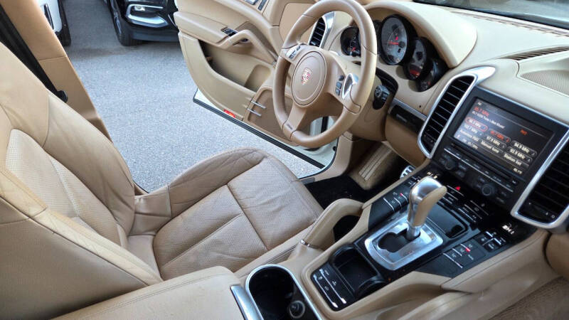 2012 Porsche Cayenne S Hybrid