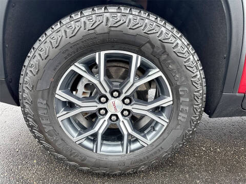 2024 GMC Acadia AT4