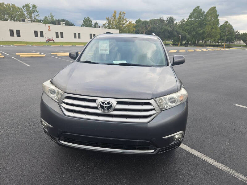2011 Toyota Highlander SE