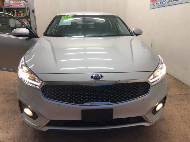 2017 Kia Cadenza Premium