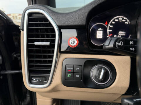 2022 Porsche Cayenne Platinum Edition