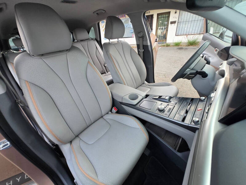 2022 Hyundai Nexo Blue