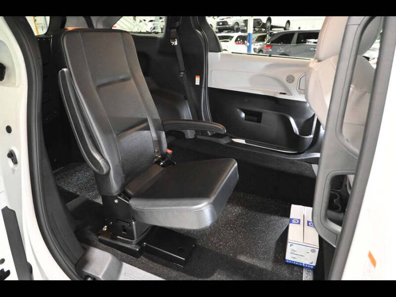 2026 Toyota Sienna LE 8-Passenger