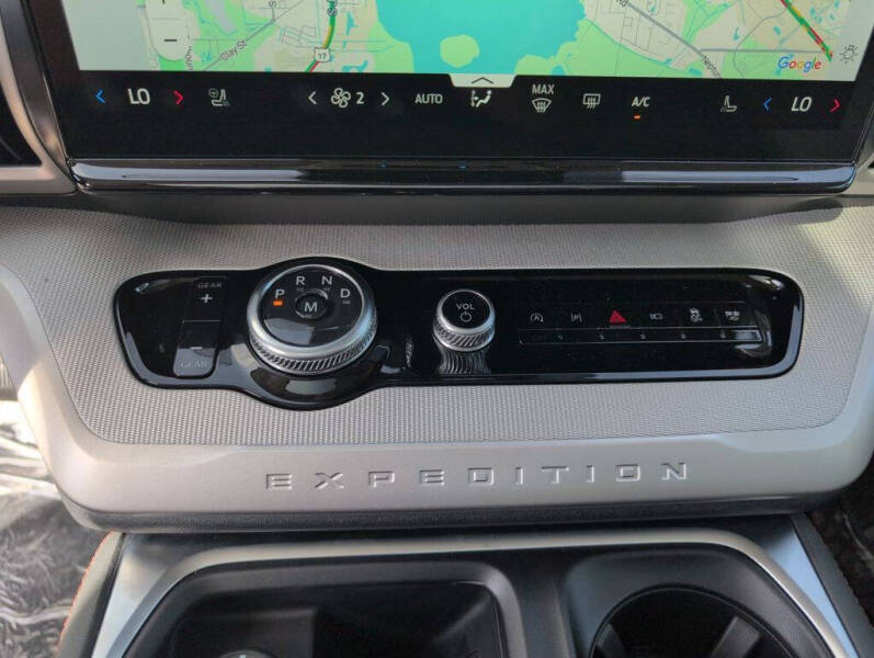 2025 Ford Expedition Active