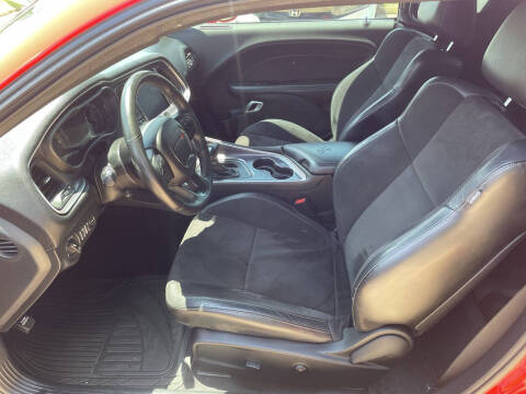 2018 Dodge Challenger SXT Plus