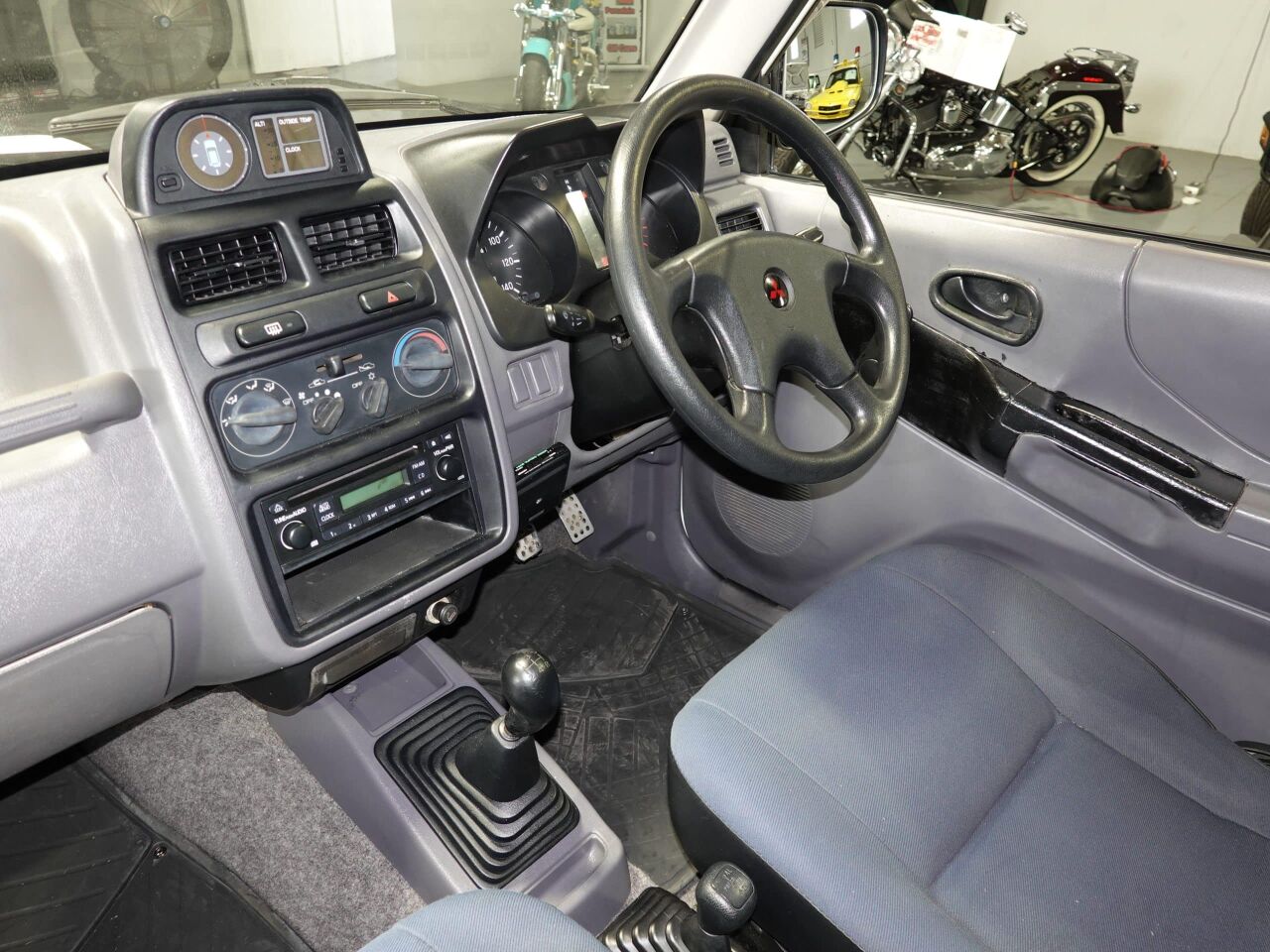 1995 Mitsubishi Pajero Mini 43