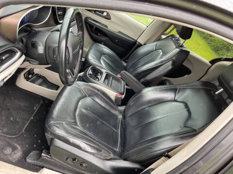 2017 Chrysler Pacifica Touring-L