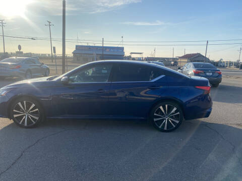 2019 Nissan Altima for sale at First Choice Auto Sales in Bakersfield CA