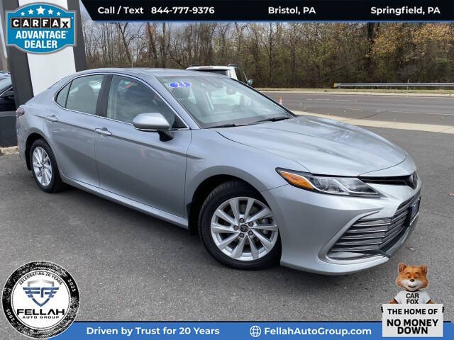 2023 Toyota Camry LE's photo