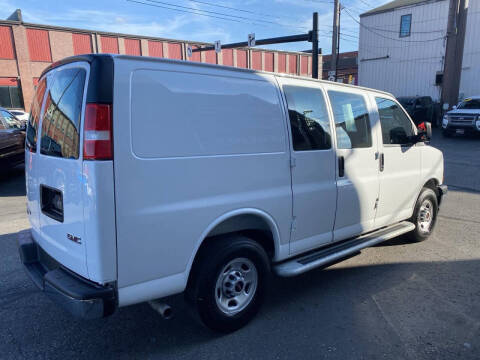 2025 GMC Savana 2500