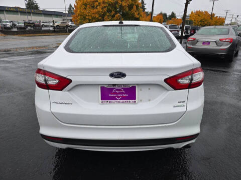 2016 Ford Fusion SE