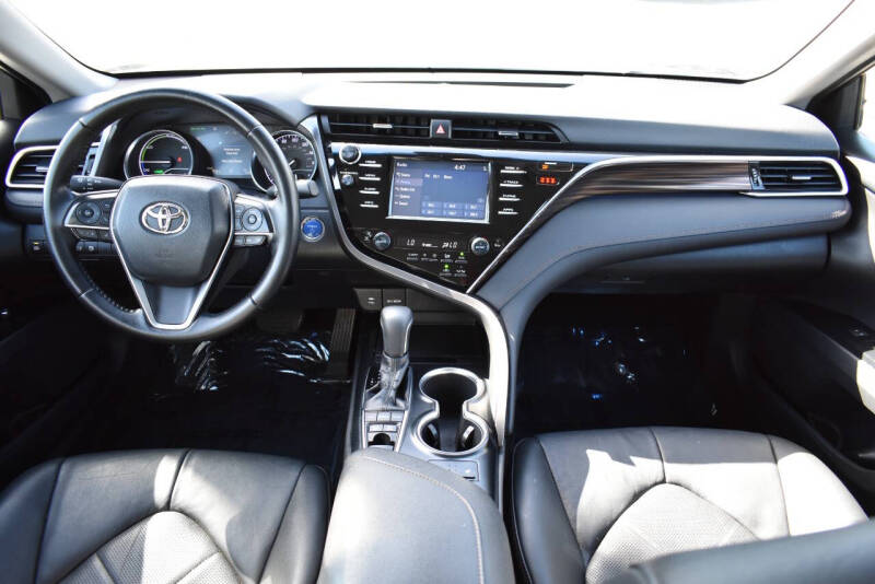 2018 Toyota Camry Hybrid XLE