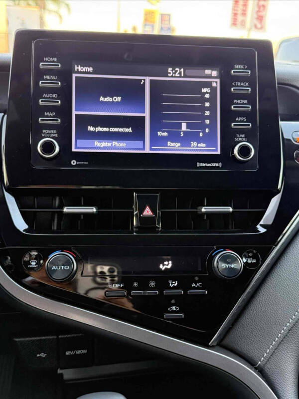 2024 Toyota Camry SE