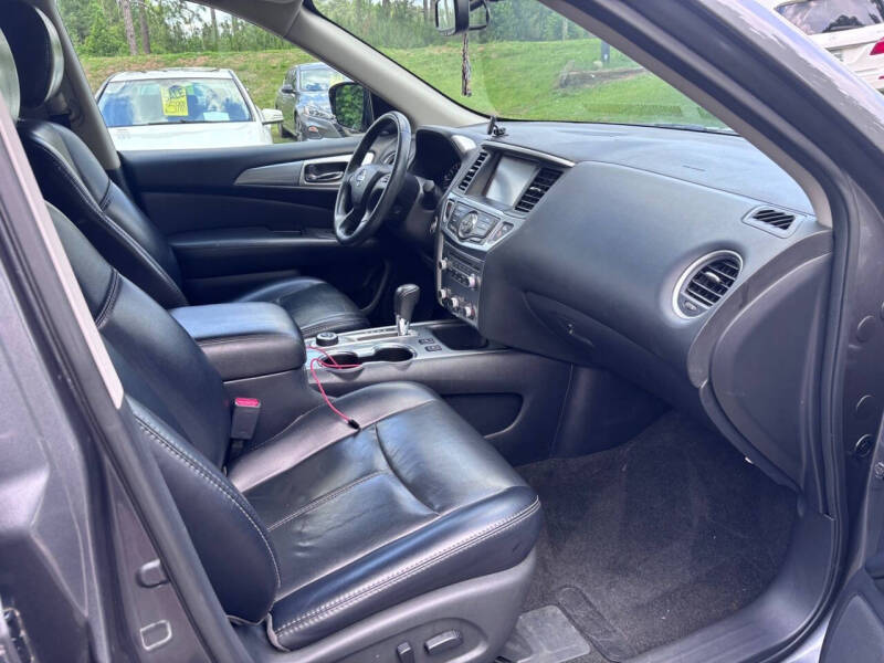 2017 Nissan Pathfinder SL