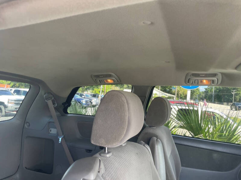 2004 Toyota Sienna CE 7 Passenger