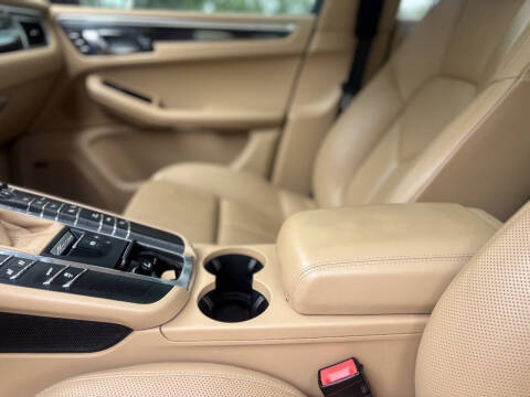 2017 Porsche Macan