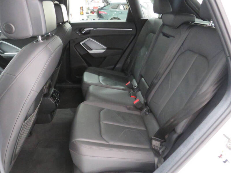 2021 Audi Q3 quattro Premium 40 TFSI