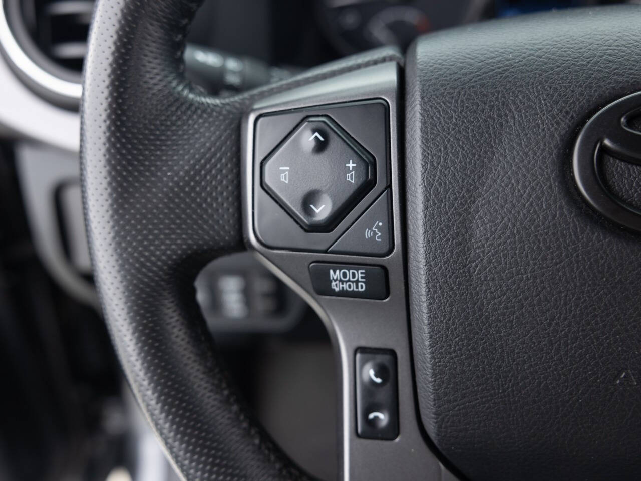 Used Car 2021 Toyota Tacoma  Sr V6 4x4 4dr Double Cab 5.0 Ft Sb For Sale Under $30,000 In Coal City, Illinois