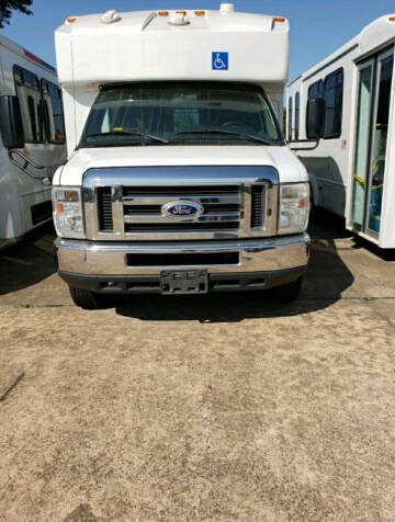 2016 Ford E-450 Shuttle Bus for sale at Allied Fleet Sales in Saint Louis MO