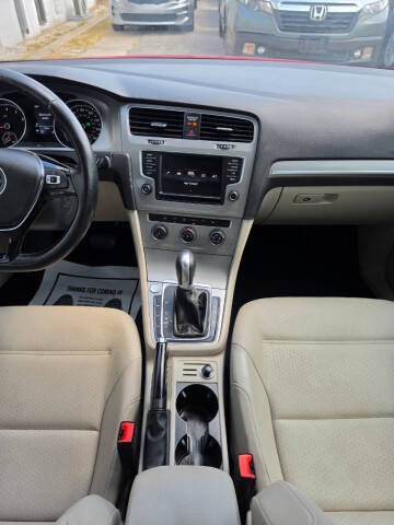 2016 Volkswagen Golf TSI SE