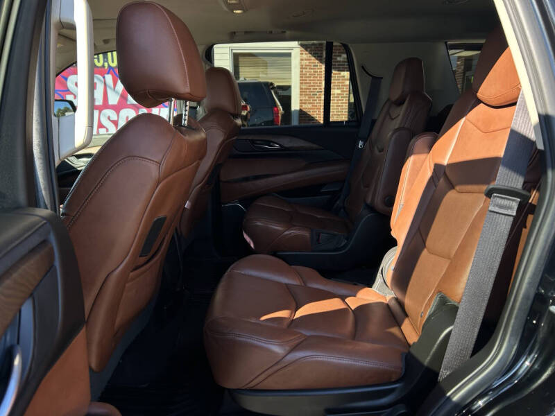 2016 Cadillac Escalade Luxury Collection