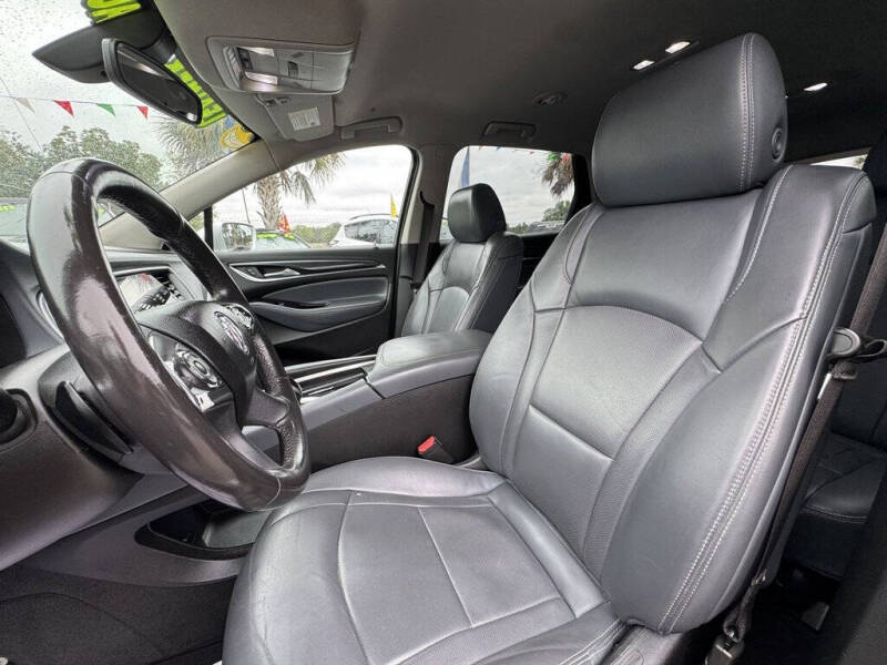 2020 Buick Enclave Essence