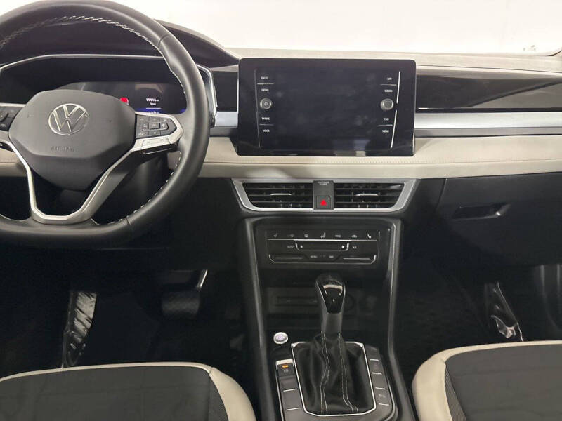 2025 Volkswagen Taos SE