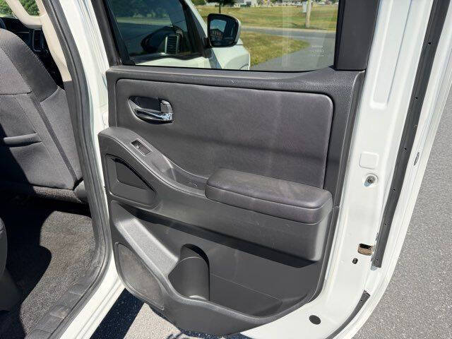 2023 Nissan Frontier SV