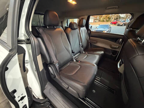 2025 Kia Carnival LXS