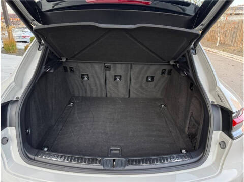 2021 Porsche Macan Turbo