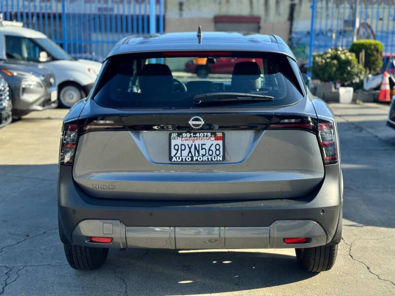 2025 Nissan Kicks S