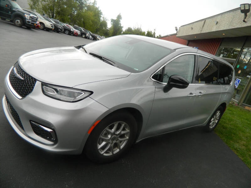 2024 Chrysler Pacifica Touring L