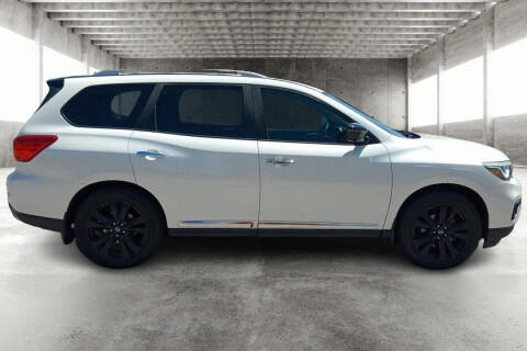 2017 Nissan Pathfinder Platinum