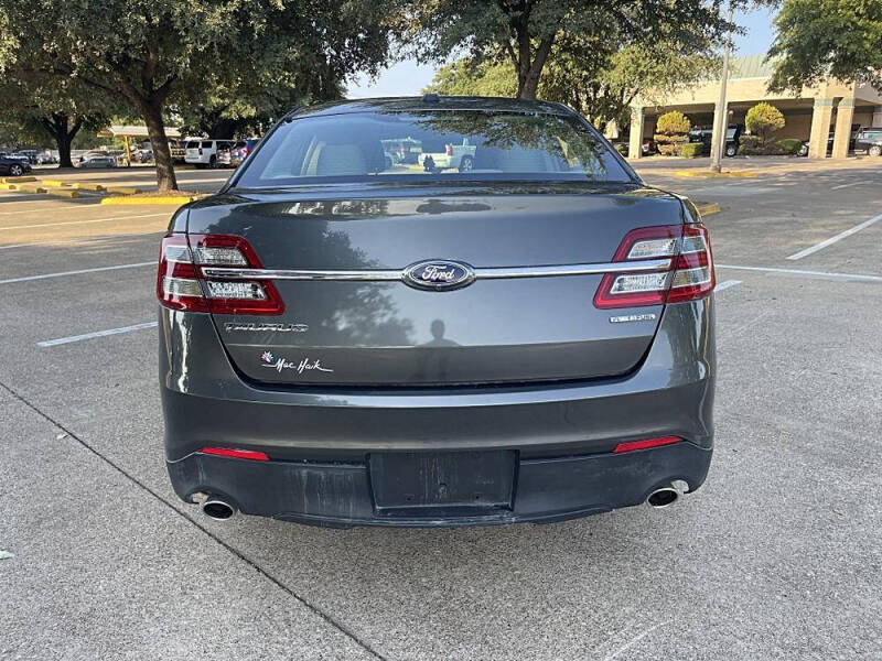2015 Ford Taurus