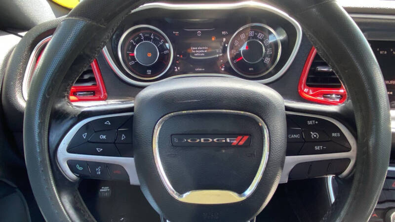 2015 Dodge Challenger SXT Plus