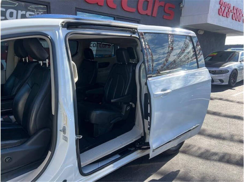 2017 Chrysler Pacifica Touring-L Plus