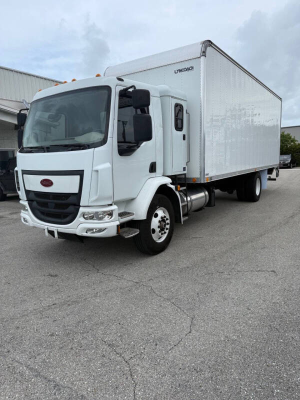 2023 Peterbilt 220