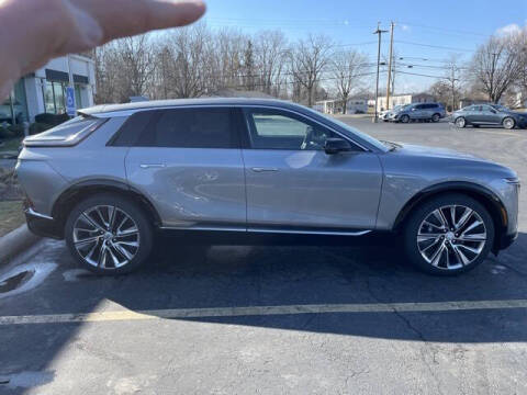 2025 Cadillac LYRIQ Luxury 3