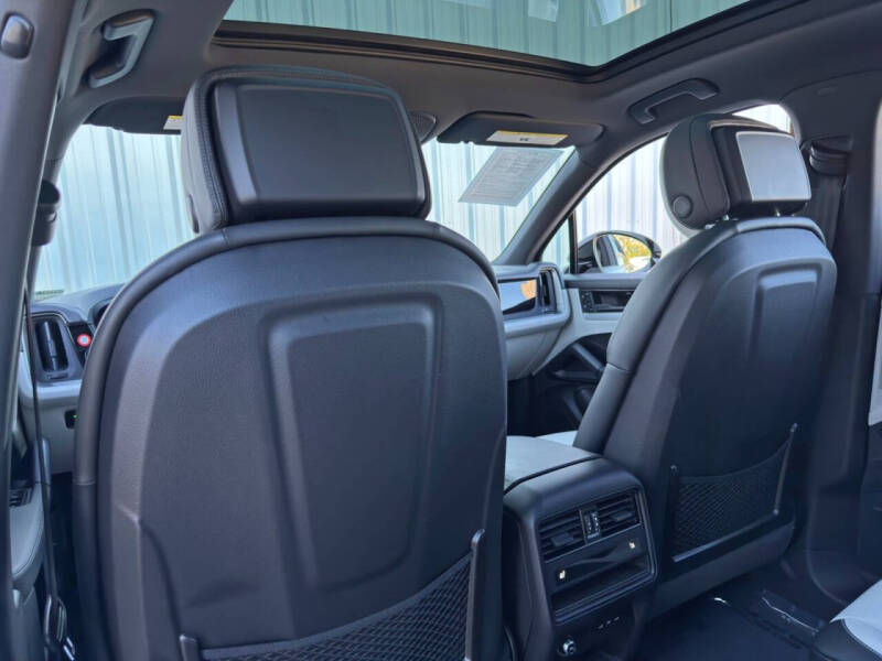 2024 Porsche Cayenne E-Hybrid