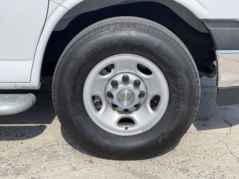 2024 Chevrolet Express 2500