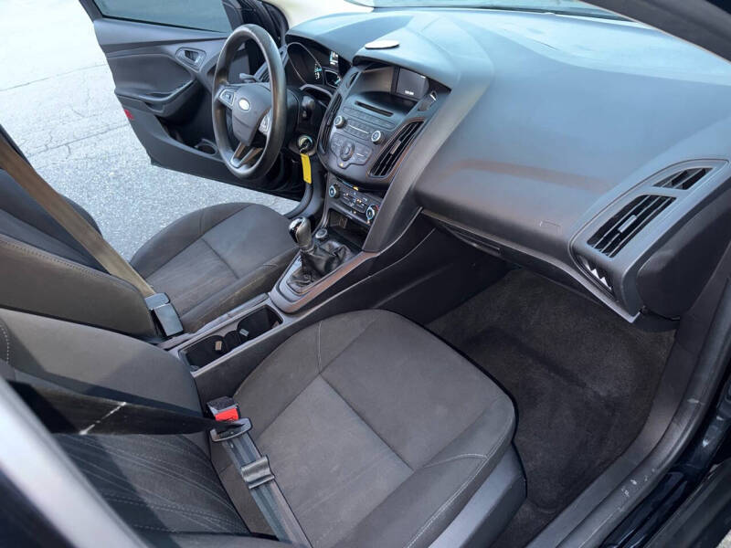 2017 Ford Focus S